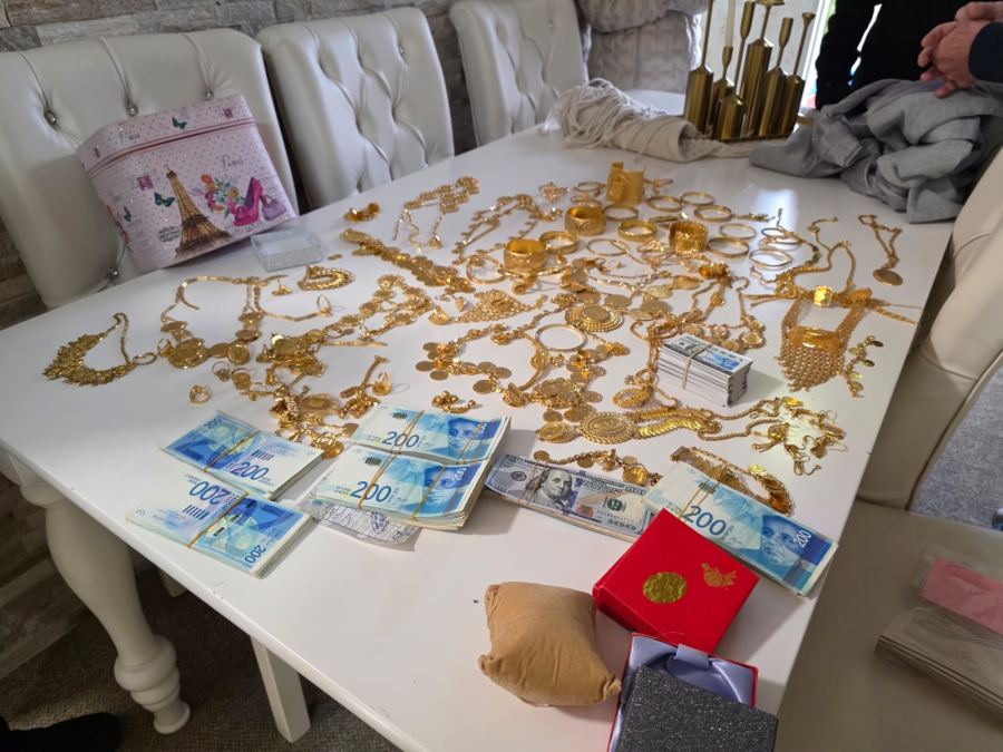 ضبط مجوهرات وملايين الشواقل في الساحل، وتل أبيب، والمركز، والقدس، والجنوب